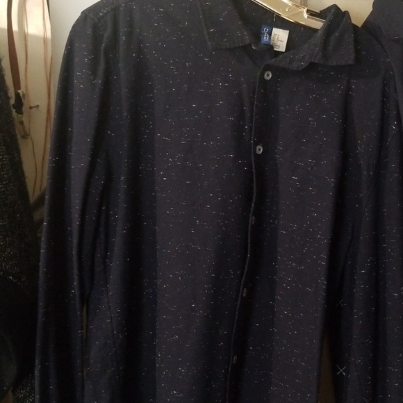 Men's shirts - Picture 1 of 6